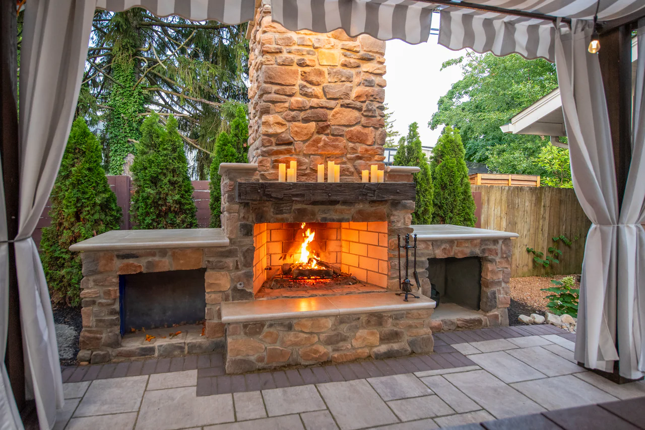 Fireplaces & Firepits landscape feature example