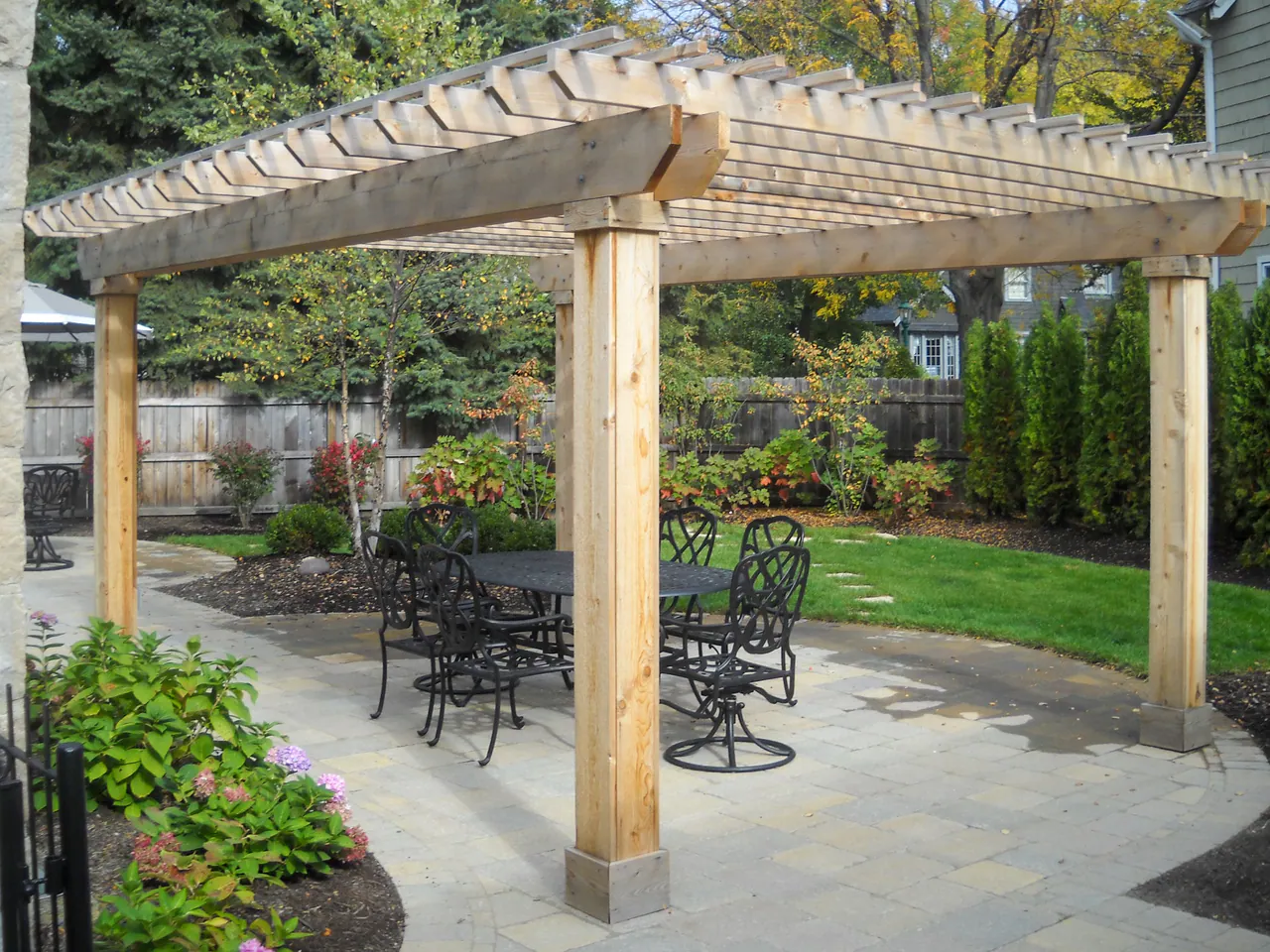 Pergolas, Pavilions & Arbors landscape feature example
